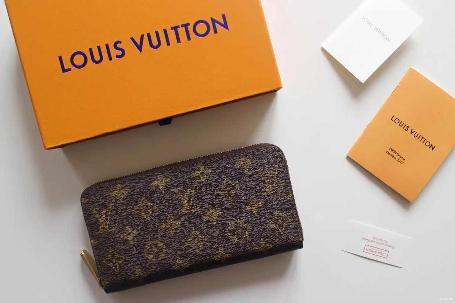 LOUIS ZIPPY WALLET VUITTON 0619